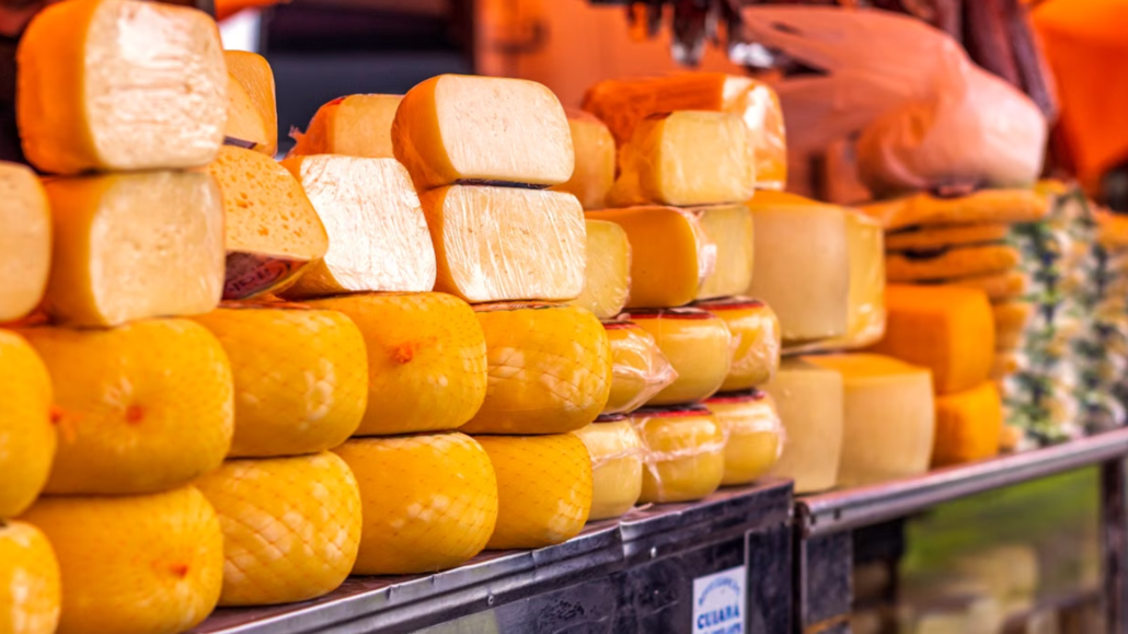 Emiten Alerta Alimentaria por presencia de Listeria en queso laminado