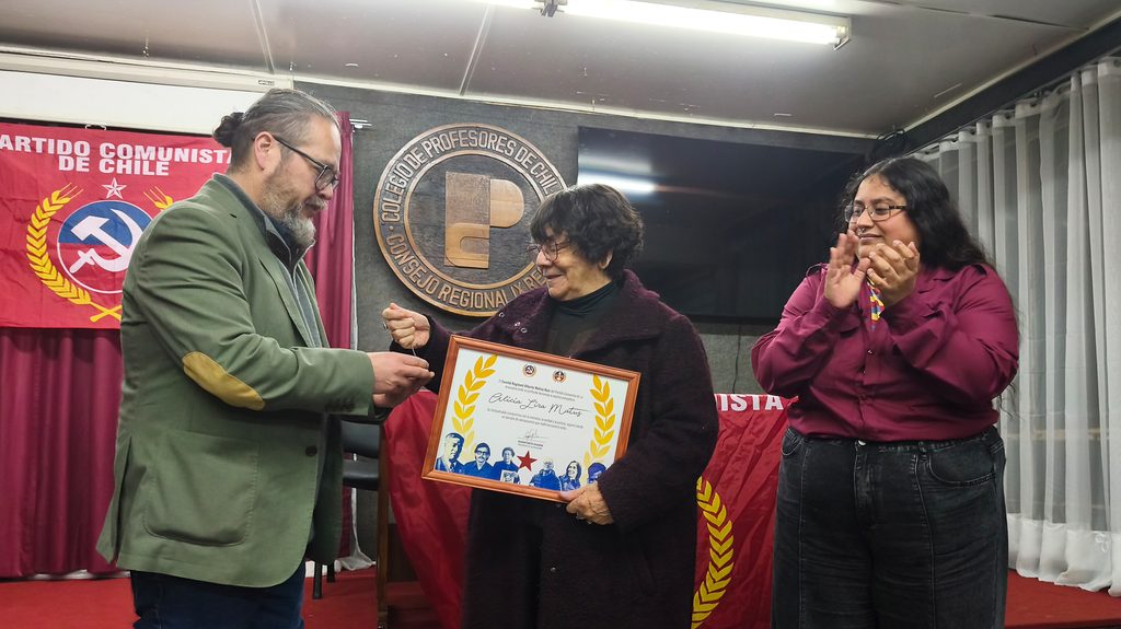 ALICIA LIRA, PREMIO NACIONAL DE DERECHOS HUMANOS, LIDERA UNA EMOTIVA…