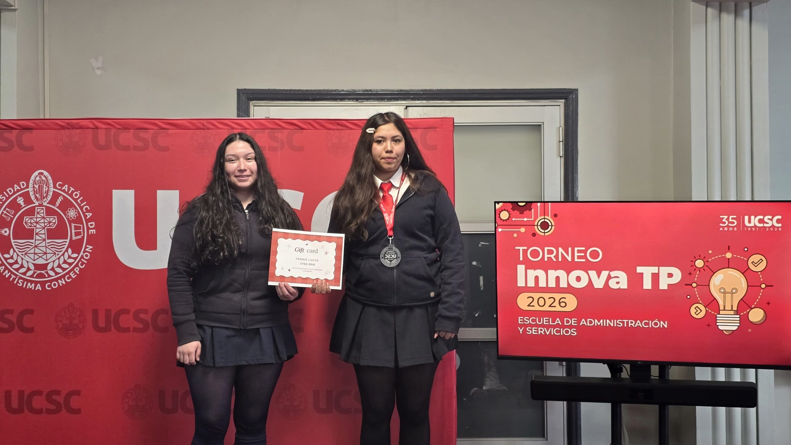 Estudiantes del Liceo Bicentenario de Trehuaco se coronaron…