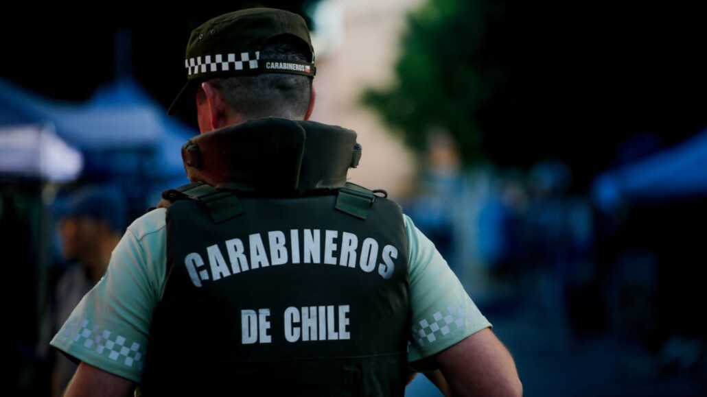 Sujeto fue detenido en Los Ángeles tras golpiza a su pareja que…