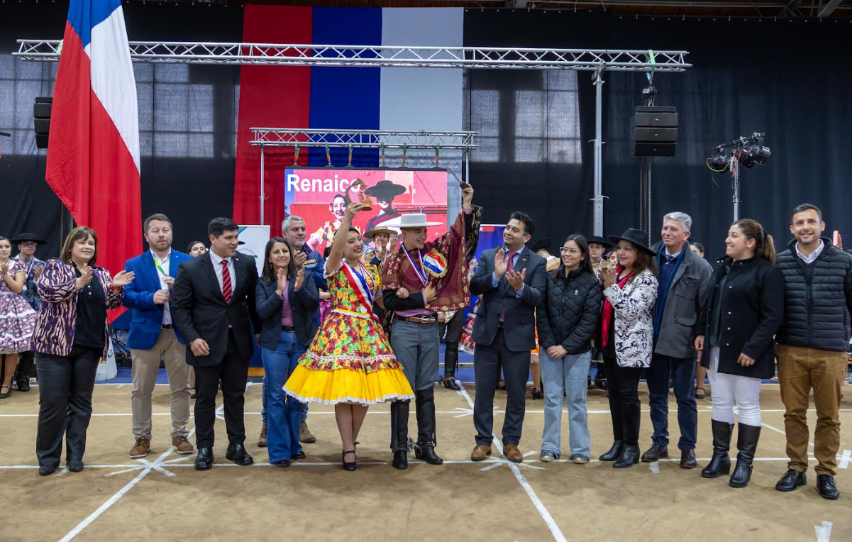 Muestra Regional de Cueca Escolar 2026 coronó a sus parejas…