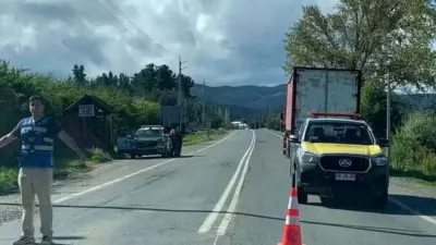 Colisión frontal de dos vehículos menores deja un fallecido y dos…