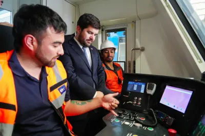EFE PRESENTA NUEVOS TRENES PARA REFORZAR LOS SERVICIOS FERROVIARIOS…